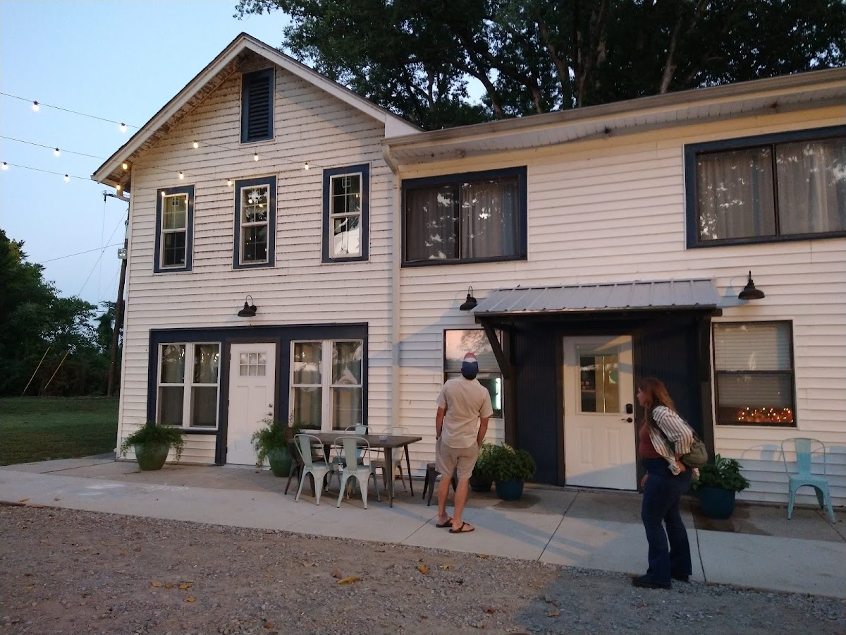 Uncle Henry's On Moon Lake